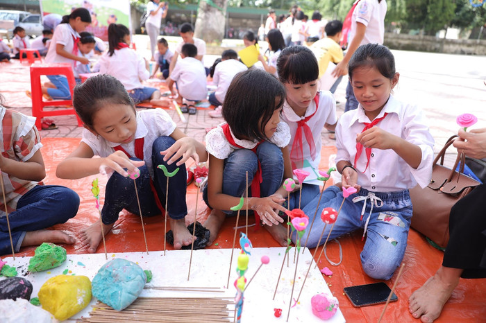 Niềm vui khi chính mình được tạo ra những con tò he theo tưởng tượng