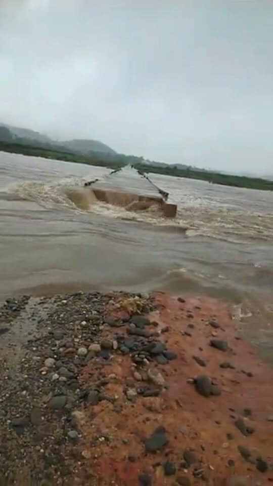 Cầu trốc Vạc (nối Sơn Kim 1, Sơn Kim 2) vị đứt 2 đầu mố cầu Cầu trốc Vạc (nối Sơn Kim 1, Sơn Kim 2) vị đứt 2 đầu mố cầu