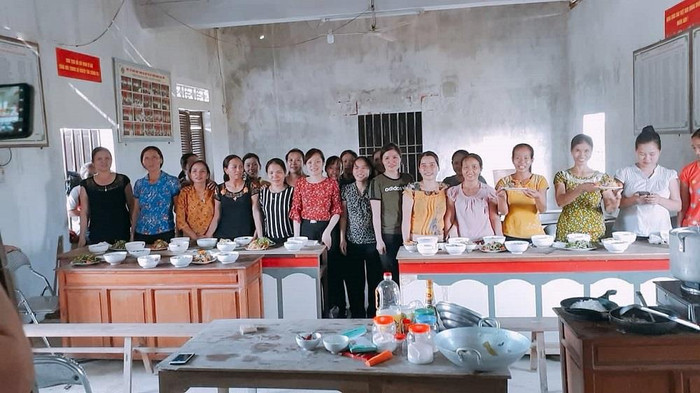 Thực hành chế biến món ăn tại lớp nghề ngắn hạn cho chị em phụ nữ Đức Thọ Thực hành chế biến món ăn tại lớp nghề ngắn hạn cho chị em phụ nữ Đức Thọ