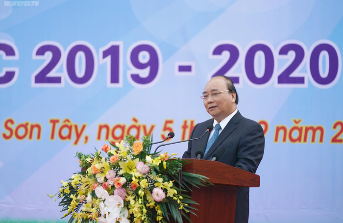 Thủ tướng: Dạy chữ đã quan trọng, dạy người, dạy đạo đức, lối sống văn hóa càng quan trọng hơn. Ảnh VGP/Quang Hiếu Thủ tướng: Dạy chữ đã quan trọng, dạy người, dạy đạo đức, lối sống văn hóa càng quan trọng hơn. Ảnh VGP/Quang Hiếu