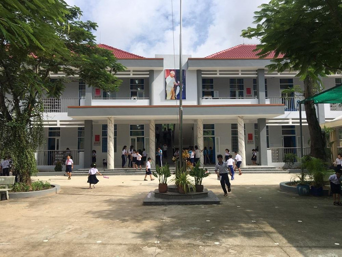 Từ năm học này các bạn nhỏ trường Lê Thị Hồng Gấm đã có cơ sở vật chất mới khang trang Từ năm học này các bạn nhỏ trường Lê Thị Hồng Gấm đã có cơ sở vật chất mới khang trang