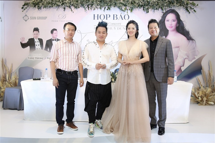Họp báo Liveconcert "Trăng Hát" của ca sĩ Phạm Thùy Dung Họp báo Liveconcert "Trăng Hát" của ca sĩ Phạm Thùy Dung