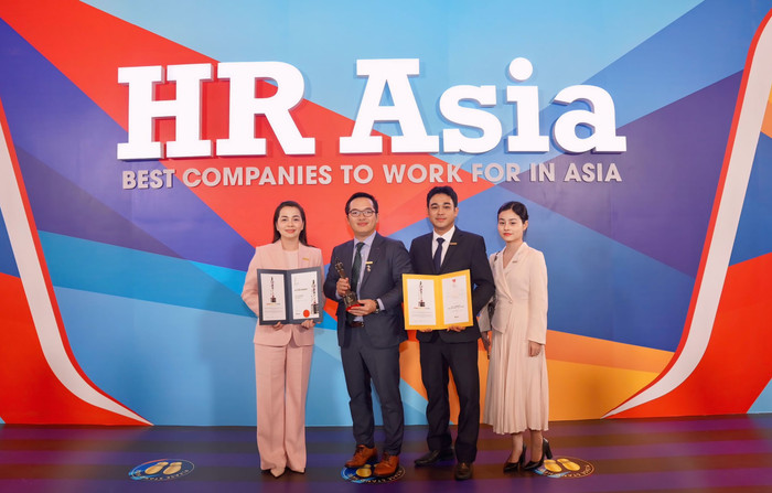 Năm nay Nam A bank còn nhận thêm giải thưởng “Nơi làm việc có chế độ chăm sóc nhân viên tốt nhất – Most Caring Company Award 2024”. Hình 2 - HR Asia - 1.1.jpg
