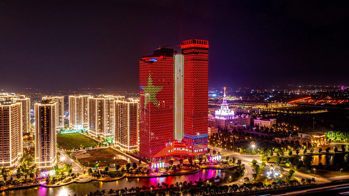 Với chính sách đồng nhất hạng thẻ cao nhất của VinClub, cư dân Vinhomes đồng thời được hưởng ưu đãi với hạng tương đương từ các thương hiệu VinFast, Vinpearl, Vinschool, Vinmec, GSM. A1 (6).jpg