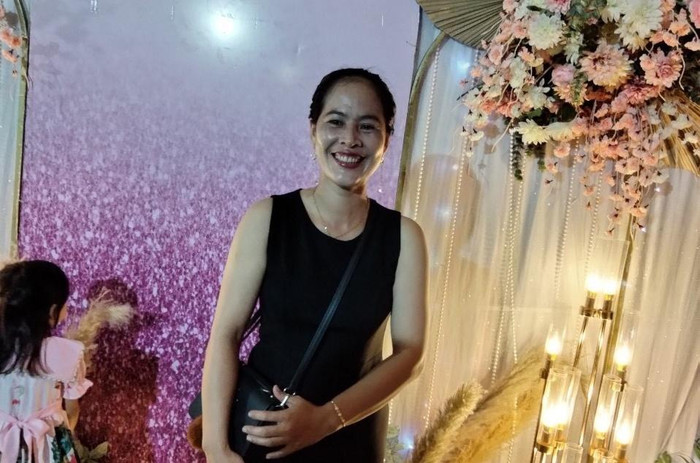 Chị Nguyễn Thị Đào trở thành khách hàng may mắn thứ 3 trúng Giải Nhì trị giá 9 triệu đồng tiền mặt nhờ giải nhiệt cuộc sống với Trà Dr Thanh trong hè năm nay. (Ảnh: NVCC) t1.jpg