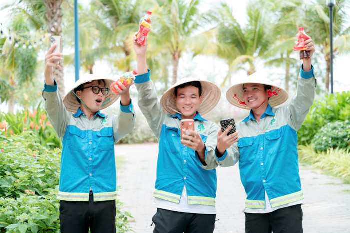 Chương trình “Xé nhãn Trà Dr Thanh, 1 lần trúng x9 lần quà” đang thu hút đông đảo mọi tầng lớp người tiêu dùng tham gia để săn các giải thưởng giá trị. t2.jpg