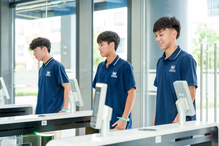 Các Vinsers check-in công nghệ nhận diện khuôn mặt hiện đại lần đầu tiên được triển khai. Anh 2 (8).jpg