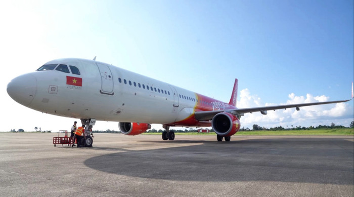 Tàu bay Vietjet tại sân bay Buôn Ma Thuột. A12.jpg
