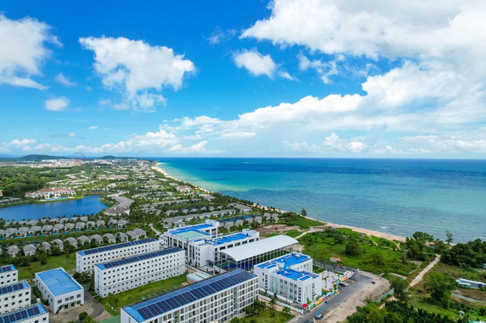 Vinschool Grand World có vị trí đắc địa ngay bên bờ biển. Anh 6.jpg