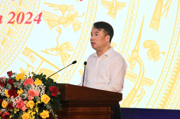 Tổng Giám đốc Bảo hiểm xã hội Việt Nam Nguyễn Thế Mạnh trình bày tham luận tại hội nghị. TGĐ BHXH Việt Nam Nguyễn Thế Mạnh trình bày tham luận tại hội nghị.jpg