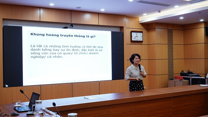 Giảng viên Nguyễn Thu Hà, Phó Giám đốc Trung tâm sản xuất và phát triển nội dung số VTV, Đài Truyền hình Việt Nam. Giảng viên Nguyễn Thu Hà, Phó Giám đốc Trung tâm sản xuất và phát triển nội dung số VTV, Đài Truyền hình Việt Nam.JPG