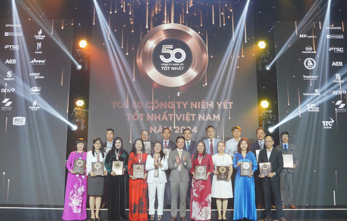 Top 50 công ty niêm yết tốt nhất Việt Nam 2024 với các doanh nghiệp xuất sắc hàng đầu như Vietjet, Petrolimex, Vinamilk… A3 (11).jpg