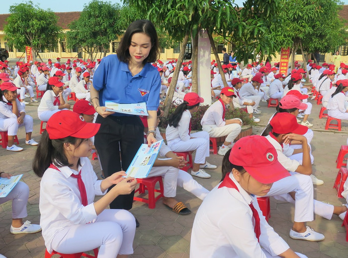 Công tác bảo hiểm y tế học sinh, sinh viên ngày càng phát huy tính nhân văn. hssv-minhhoa.jpg