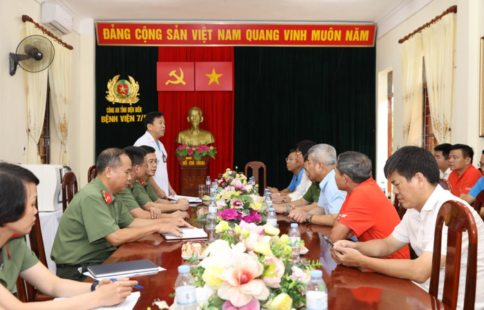 Đoàn công tác thăm và làm việc tại bệnh viện 7/5 Công an tỉnh Điện Biên. Ảnh 19.jpg