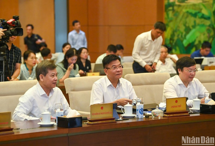 Phó Thủ tướng Chính phủ Lê Thành Long, Viện trưởng Viện Kiểm sát nhân dân tối cao Lê Minh Trí và các đại biểu dự phiên họp. (Ảnh: Duy Linh) 2.jpg