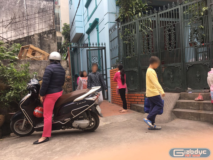 Phụ huynh cần thay đổi nhận thức thì vấn nạn dạy thêm trái phép mới bị dẹp bỏ (Ảnh:Vũ Phương) Phụ huynh cần thay đổi nhận thức thì vấn nạn dạy thêm trái phép mới bị dẹp bỏ (Ảnh:Vũ Phương)