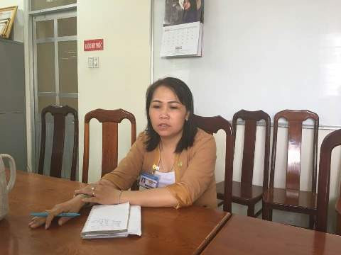 Chủ tịch phường 17 - quận Gò Vấp Huỳnh Thanh Nhàn cung cấp thông tin cho phóng viên (ảnh: P.L) Chủ tịch phường 17 - quận Gò Vấp Huỳnh Thanh Nhàn cung cấp thông tin cho phóng viên (ảnh: P.L)