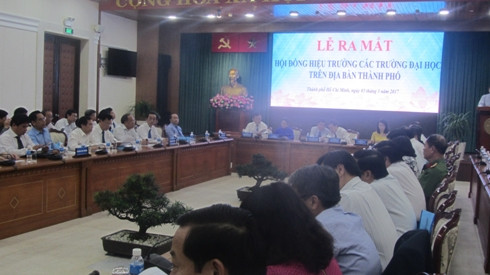 Quang cảnh buổi lễ công bố Hội đồng Hiệu trưởng các trường Đại học trên địa bàn thành phố (ảnh: P.L) Quang cảnh buổi lễ công bố Hội đồng Hiệu trưởng các trường Đại học trên địa bàn thành phố (ảnh: P.L)