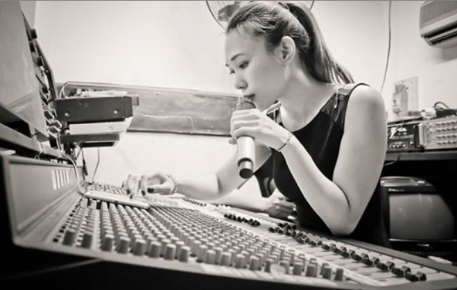 Mỹ Tâm đang ăng tốc làm việc để cho ra MV mới dành tặng khán giả trước khi tổ chức liveshow "khủng", tuy nhiên kết quả không như mong đợi Mỹ Tâm đang ăng tốc làm việc để cho ra MV mới dành tặng khán giả trước khi tổ chức liveshow "khủng", tuy nhiên kết quả không như mong đợi