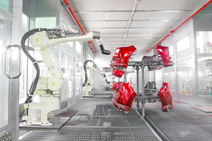 Robot sơn màu linh kiện nhựa. Robot sơn màu linh kiện nhựa.
