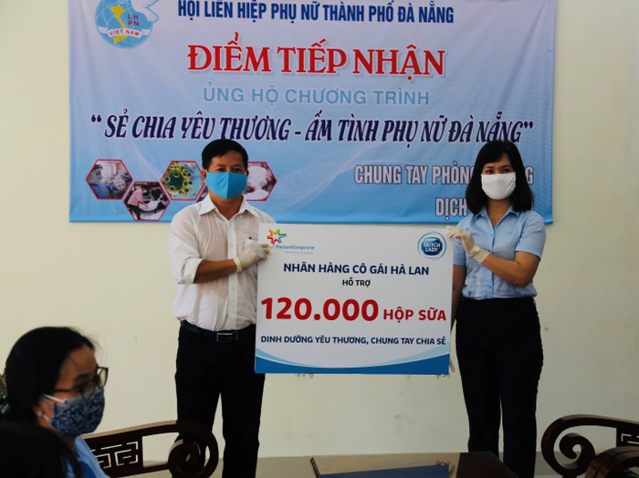 Hội Phụ Nữ Đà Nẵng đánh giá cao sự quan tâm, hỗ trợ cộng đồng của Cô Gái Hà Lan trong công tác đẩy lùi dịch Covid-19 Hội Phụ Nữ Đà Nẵng đánh giá cao sự quan tâm, hỗ trợ cộng đồng của Cô Gái Hà Lan trong công tác đẩy lùi dịch Covid-19