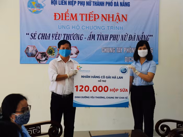 Hội Phụ Nữ Đà Nẵng đánh giá cao sự quan tâm, hỗ trợ cộng đồng của Cô Gái Hà Lan trong công tác đẩy lùi dịch Covid-19