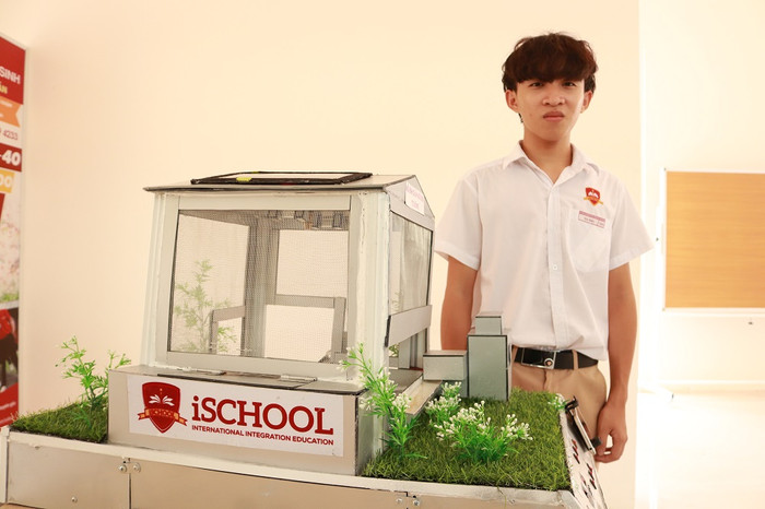 Học sinh iSchool Ninh Thuận sáng tạo chuồng nuôi heo tự động, sản xuất điện ảnh 1 Học sinh iSchool Ninh Thuận sáng tạo chuồng nuôi heo tự động, sản xuất điện ảnh 1