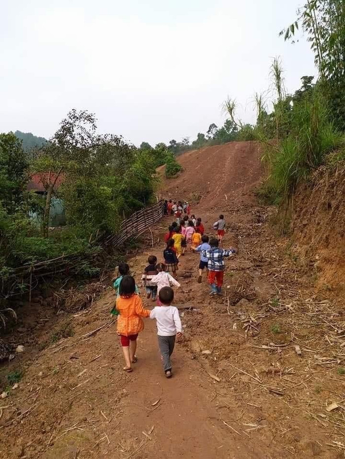 Những điểm trường bản như Bó Mười luôn đủ sĩ số, đầy ắp tiếng cười là điều hạnh phúc với những giáo viên như cô Trang. (Ảnh: Nhân vật cung cấp) Những điểm trường bản như Bó Mười luôn đủ sĩ số, đầy ắp tiếng cười là điều hạnh phúc với những giáo viên như cô Trang. (Ảnh: Nhân vật cung cấp)