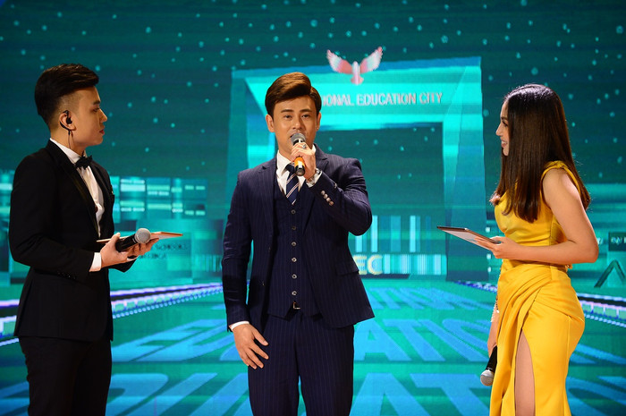 Ca sĩ Ưng Đại Vệ, phụ huynh của học sinh thuộc hệ thống UKA, gửi những chia sẻ cũng như lời chúc đến NHG nhân dịp sinh nhật Ca sĩ Ưng Đại Vệ, phụ huynh của học sinh thuộc hệ thống UKA, gửi những chia sẻ cũng như lời chúc đến NHG nhân dịp sinh nhật