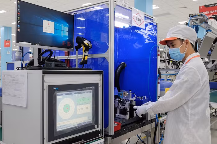 Vingroup thành lập Khối Gia công và Linh kiện với mục tiêu trở thành đối tác thiết kế và sản xuất cho các tập đoàn công nghệ hàng đầu thế giới. Vingroup thành lập Khối Gia công và Linh kiện với mục tiêu trở thành đối tác thiết kế và sản xuất cho các tập đoàn công nghệ hàng đầu thế giới.