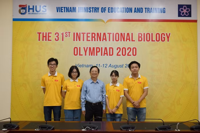 Bốn học sinh Việt Nam tham dự Olympic Sinh học quốc tế năm nay đều mang về giải thưởng (Ảnh: Bộ Giáo dục và Đào tạo)