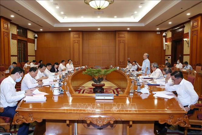 Đồng chí Trần Quốc Vượng, Ủy viên Bộ Chính trị, Thường trực Ban Bí thư phát biểu tại cuộc làm việc của Bộ Chính trị với Ban Thường vụ Tỉnh uỷ Thái Nguyên, chiều 17/8/2020. Ảnh: TTXVN Đồng chí Trần Quốc Vượng, Ủy viên Bộ Chính trị, Thường trực Ban Bí thư phát biểu tại cuộc làm việc của Bộ Chính trị với Ban Thường vụ Tỉnh uỷ Thái Nguyên, chiều 17/8/2020. Ảnh: TTXVN
