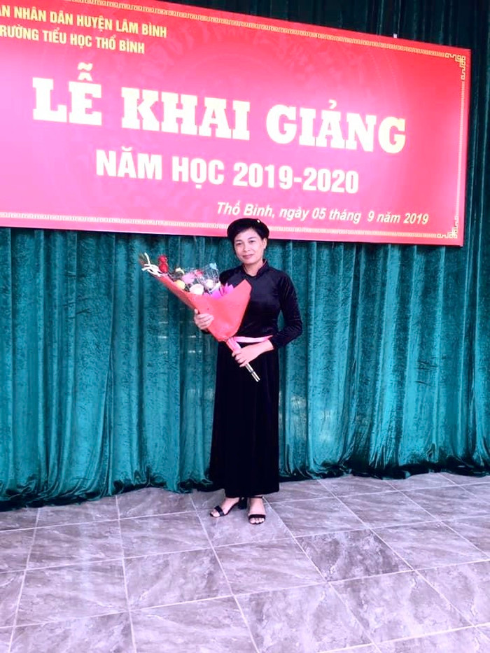 Cô Ma Thị Viễn trong ngày khai giảng Trường Tiểu học Thổ Bình (2019-2020) (Ảnh: Nhân vật cung cấp)