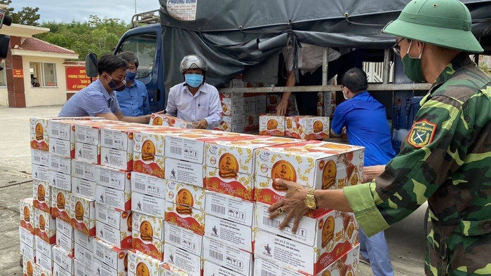 Những nỗ lực của Tân Hiệp Phát cho thấy trách nhiệm cộng đồng của doanh nghiệp này trong nỗ lực chung tay cùng chính quyền các cấp và người dân để vượt qua thời gian khó khăn hiện nay. Những nỗ lực của Tân Hiệp Phát cho thấy trách nhiệm cộng đồng của doanh nghiệp này trong nỗ lực chung tay cùng chính quyền các cấp và người dân để vượt qua thời gian khó khăn hiện nay.