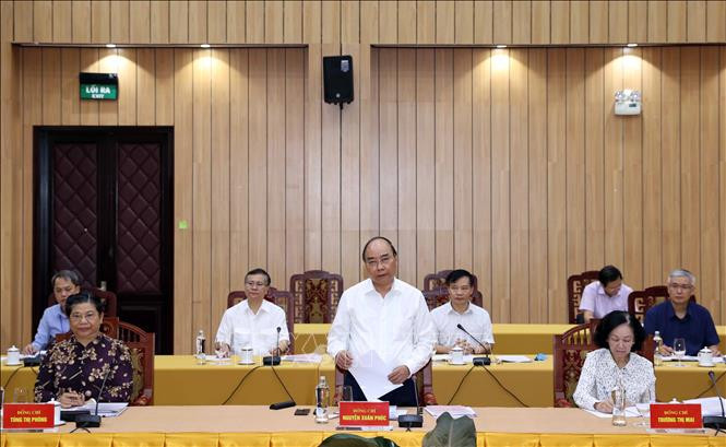 Đồng chí Nguyễn Xuân Phúc, Uỷ viên Bộ Chính trị, Thủ tướng Chính phủ phát biểu tại cuộc làm việc của Bộ Chính trị với Ban Thường vụ Tỉnh uỷ Bình Phước, sáng 18/8/2020. Ảnh: TTXVN Đồng chí Nguyễn Xuân Phúc, Uỷ viên Bộ Chính trị, Thủ tướng Chính phủ phát biểu tại cuộc làm việc của Bộ Chính trị với Ban Thường vụ Tỉnh uỷ Bình Phước, sáng 18/8/2020. Ảnh: TTXVN