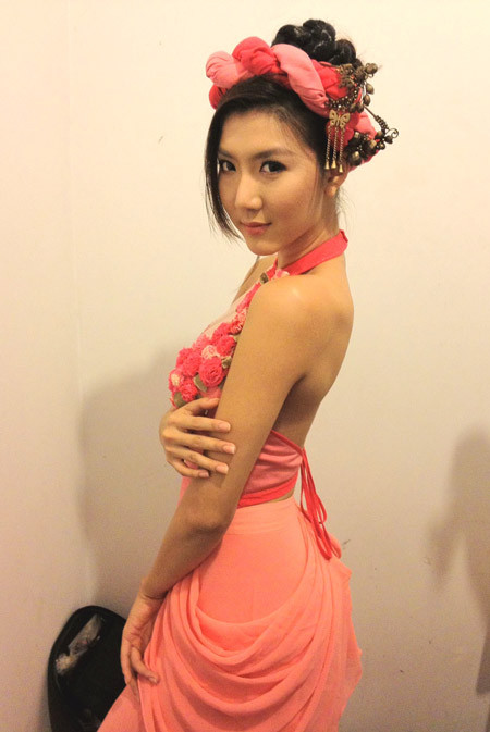"Có thể đó là những điều nhỏ đối với nhiều người, nhưng với tôi nó luôn có ý nghĩa to lớn. Tôi luôn yêu nghề nghiệp của mình vì tôi đang được ưu đãi rất lớn từ nghề." (Theo Vnexpress) "Có thể đó là những điều nhỏ đối với nhiều người, nhưng với tôi nó luôn có ý nghĩa to lớn. Tôi luôn yêu nghề nghiệp của mình vì tôi đang được ưu đãi rất lớn từ nghề." (Theo Vnexpress)