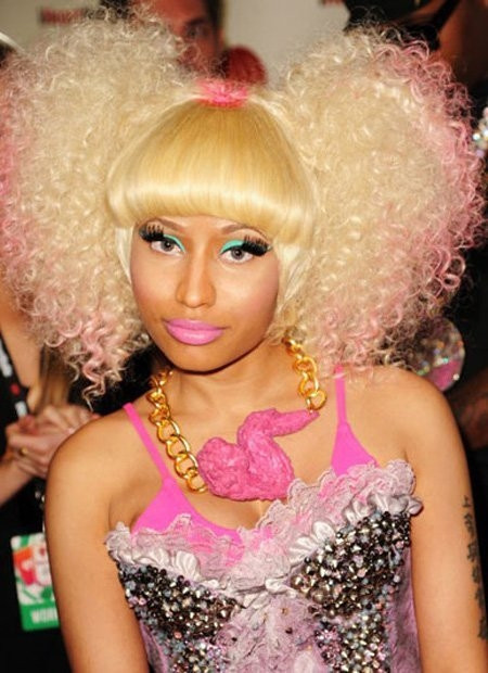 Cùng điểm qua những khoảnh khắc gây hoảng hốt của nữ giám khảo American Idol: