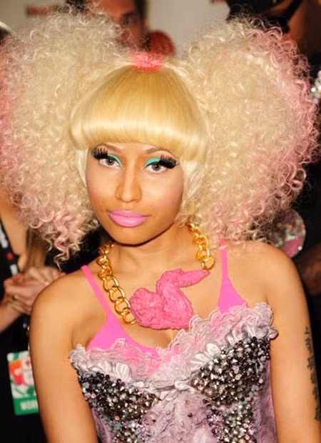 Cùng điểm qua những khoảnh khắc gây hoảng hốt của nữ giám khảo American Idol: