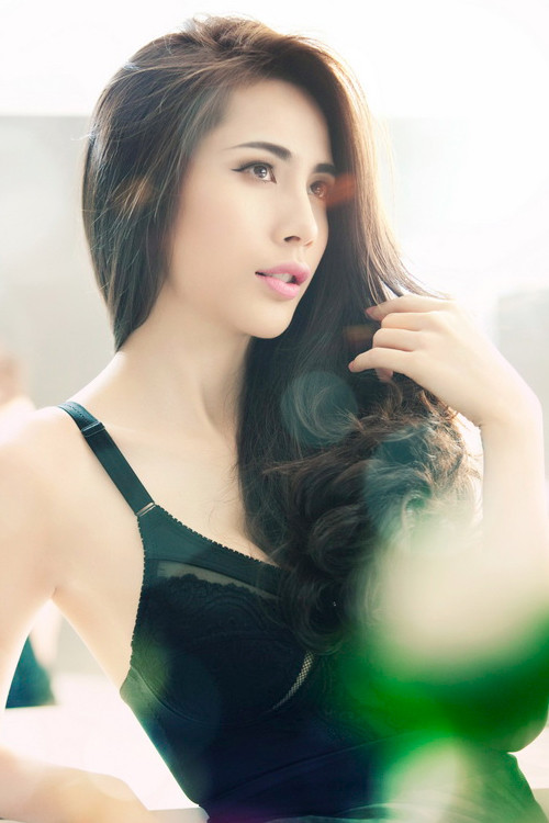 Thủy Tiên hiện tại.