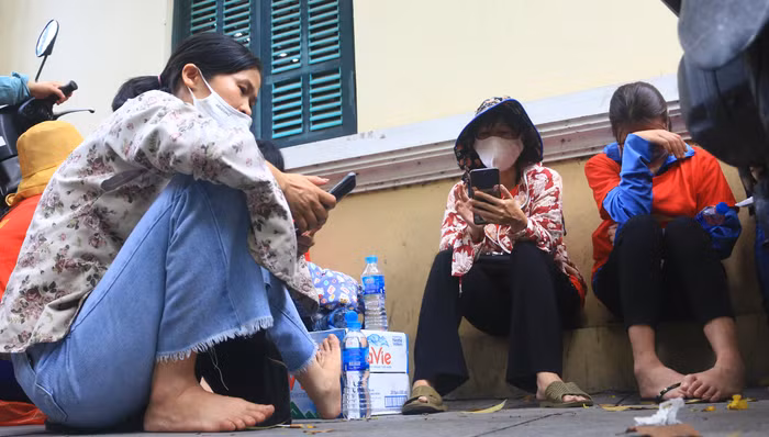 Nhìn những hình ảnh này liệu những người lãnh đạo ngành giáo dục sẽ nghĩ gì? (Ảnh: Đức Minh)