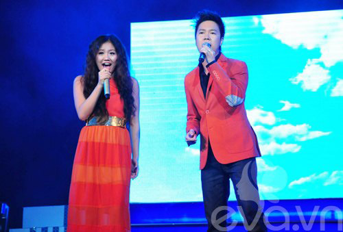 Ăn ý cả trên sân khấu, phong cách thời trang lẫn cuộc sống hàng ngày Ăn ý cả trên sân khấu, phong cách thời trang lẫn cuộc sống hàng ngày