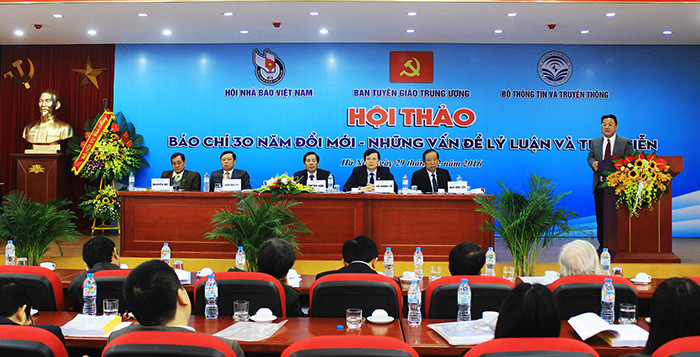 Toàn cảnh hội thảo "Báo chí 30 năm đổi mới - Những vấn đề lý luận và thực tiễn". (Ảnh: congluan.vn)