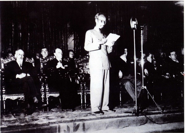 Chủ tịch Hồ Chí Minh rất chú trọng đến chính sách ngoại giao. (Ảnh: Thegioidisan.vn)