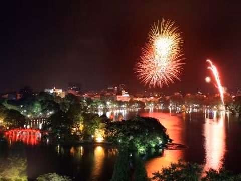 Cấm quà Tết lãnh đạo: Trên đã quyết, dưới có làm được không? ảnh 2