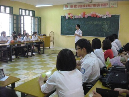 Giờ sinh hoạt lớp hiệu quả là nhờ thầy cô liên tục sáng tạo, đổi mới. (Ảnh: Báo Giáo dục và Thời đại) Giờ sinh hoạt lớp hiệu quả là nhờ thầy cô liên tục sáng tạo, đổi mới. (Ảnh: Báo Giáo dục và Thời đại)