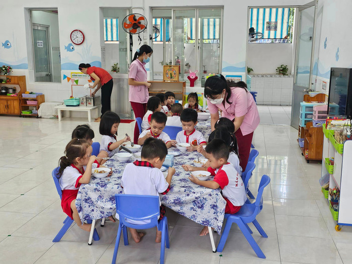 Giáo viên Thành phố Hồ Chí Minh sẽ nhận quà Tết 1,8 triệu đồng/người (ảnh minh họa: V.D) Giáo viên Thành phố Hồ Chí Minh sẽ nhận quà Tết 1,8 triệu đồng/người (ảnh minh họa: V.D)