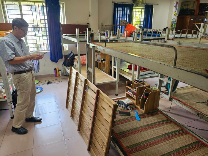 Đã có thời kỳ ký túc xá phải thay ván giường cho cả hai phòng ở của sinh viên vì rệp xuất hiện nhiều (ảnh: V.D) Đã có thời kỳ ký túc xá phải thay ván giường cho cả hai phòng ở của sinh viên vì rệp xuất hiện nhiều (ảnh: V.D)