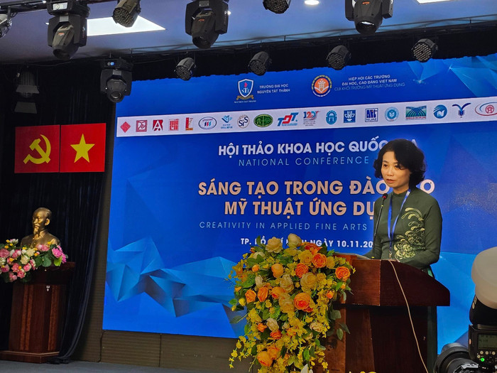 Phó Giáo sư Đặng Mai Anh phát biểu tại hội thảo (ảnh: V.D)