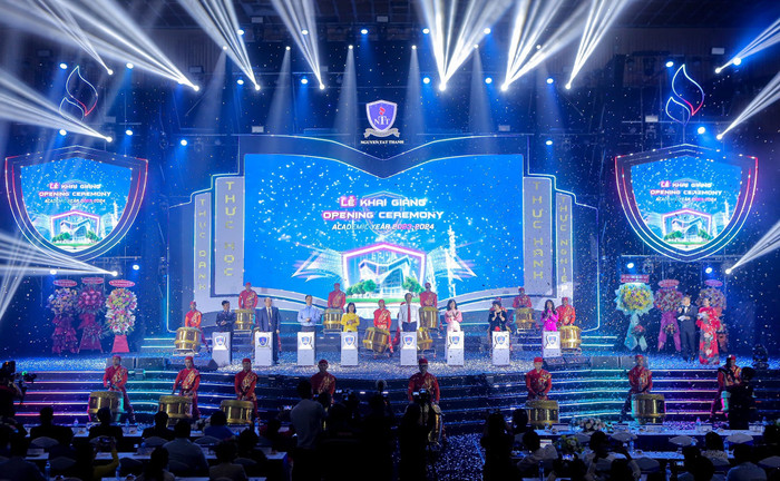 Toàn cảnh lễ khai giảng năm học mới của Trường Đại học Nguyễn Tất Thành ngày 24/11 (ảnh: NTTU) Toàn cảnh lễ khai giảng năm học mới của Trường Đại học Nguyễn Tất Thành ngày 24/11 (ảnh: NTTU)