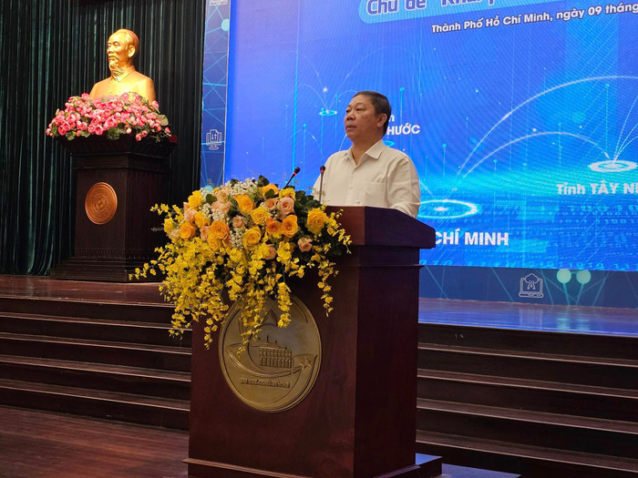 Ông Dương Anh Đức - Phó Chủ tịch Ủy ban Nhân dân Thành phố Hồ Chí Minh phát biểu khai mạc hội thảo (ảnh: V.D)